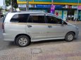 Toyota Innova J 2006 - Bán xe Toyota Innova năm sản xuất 2006, màu bạc xe gia đình