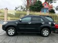 Toyota Fortuner 2010 - Cần bán lại xe Toyota Fortuner màu đen xe gia đình, 568tr