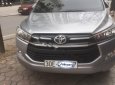 Toyota Innova 2.0E 2017 - Bán Toyota Innova 2.0E năm sản xuất 2017, màu bạc  