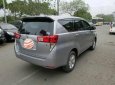 Toyota Innova    2.0E 2017 - Bán xe Toyota Innova 2.0E sản xuất năm 2017, màu bạc 