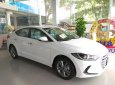 Hyundai Elantra 1.6AT 2018 - Cần bán xe Hyundai Elantra 1.6AT đời 2018, màu trắng