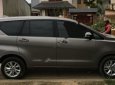 Toyota Innova 2.0E 2017 - Cần bán Toyota Innova E đời 2017, màu vàng số sàn