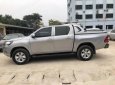 Toyota Hilux   E 2017 - Bán Toyota Hilux E sản xuất 2017, màu bạc ít sử dụng, 645 triệu