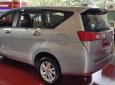 Toyota Innova 2.0E 2018 - Bán xe Toyota Innova 2.0E năm sản xuất 2018, màu bạc