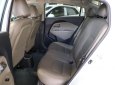 Toyota Innova E 2.0MT 2015 - Bán xe Toyota Innova E 2.0MT năm 2015, màu bạc, 626tr, hỗ trợ trả góp