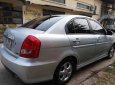 Hyundai Verna AT 2010 - Bán Hyundai Verna đời 2010, màu bạc số tự động