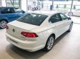 Volkswagen Passat 1.8 Turbo  2018 - Cần bán Volkswagen Passat 1.8 turbo tăng áp sản xuất năm 2018, xe nhập