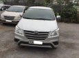 Toyota Innova 2.0E 2014 - Bán Toyota Innova 2.0E năm sản xuất 2014, màu bạc