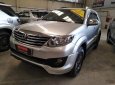 Toyota Fortuner V 2016 - Bán xe Toyota Fortuner V 2016, màu bạc, mới đi 23.000km, xe đầy đủ phụ kiện