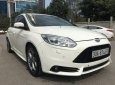 Ford Focus 2015 - Bán gấp Ford Focus đời 2015, màu trắng, nhập khẩu, giá 615tr