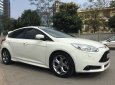 Ford Focus 2015 - Bán gấp Ford Focus đời 2015, màu trắng, nhập khẩu, giá 615tr