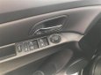Chevrolet Cruze LT 1.6MT  2017 - Cần bán Chevrolet Cruze LT 1.6MT 2017, màu đen, số sàn giá cạnh tranh