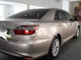 Toyota Camry 2.0E 2017 - Cần bán xe Toyota Camry 2.0E 2017, màu vàng, giá cạnh tranh