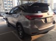 Toyota Fortuner 2.4G 4x2 2017 - Bán xe Toyota Fortuner 2.4 máy dầu màu bạc, sản xuất 2017