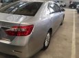 Toyota Camry 2.0E 2014 - Bán xe Toyota Camry 2.0E đời 2014, màu bạc, 820 triệu