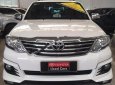 Toyota Fortuner V 4x2 TRD 2015 - Bán xe Toyota Fortuner V 4x2 TRD đời 2015, màu trắng số tự động giá cạnh tranh