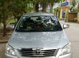 Toyota Innova 2012 - Cần bán gấp Toyota Innova đăng ký lần đầu 2012, màu bạc còn mới, giá tốt 550 triệu