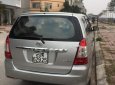 Toyota Innova 2.0E 2012 - Bán ô tô Toyota Innova 2.0E sản xuất 2012, màu bạc xe gia đình, 550tr