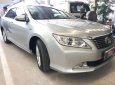 Toyota Camry 2.0E 2013 - Bán xe Toyota Camry 2.0E 2013/ĐK 2014, màu bạc, chạy 31.000Km