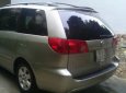 Toyota Sienna   2007 - Bán ô tô Toyota Sienna đời 2007, màu bạc xe gia đình, giá chỉ 655 triệu