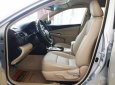 Toyota Camry   2014 - Bán xe Toyota Camry năm sản xuất 2014, màu bạc, giá 830tr