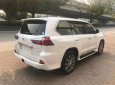 Lexus LX 570 2016 - Bán ô tô Lexus LX570 sản xuất 2016 đăng ký 2017, xe rất mới chính chủ từ đầu, phí sang tên 2%