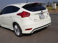 Ford Focus Sport 2015 - Cần bán gấp Ford Focus Sport đời 2015, màu trắng giá cạnh tranh