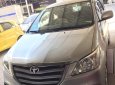 Toyota Innova E 2.0MT 2014 - Bán Toyota Innova E 2.0MT năm 2014, màu bạc còn mới