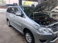 Toyota Innova 2.0E 2012 - Bán ô tô Toyota Innova 2.0E sản xuất 2012, màu bạc  