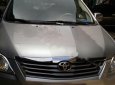 Toyota Innova 2.0E 2012 - Bán xe Toyota Innova 2.0E năm 2012, màu bạc  