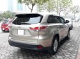 Toyota Highlander LE 2014 - Cần bán Toyota Highlander LE đời 2014, màu vàng, xe nhập