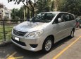 Toyota Innova 2012 - Cần bán gấp Toyota Innova đời 2012, màu bạc