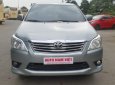 Toyota Innova 2.0E 2012 - Bán Toyota Innova 2.0E đời 2012, màu ghi