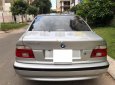 BMW 5 Series 525i 2003 - Bán ô tô BMW 5 Series 525i đời 2003, màu bạc số tự động, giá chỉ 250 triệu