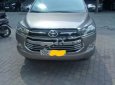 Toyota Innova E 2016 - Cần bán lại xe Toyota Innova E đời 2016, màu bạc chính chủ giá cạnh tranh