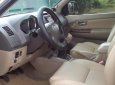 Toyota Fortuner G 2010 - Gia đình bán Toyota Fortuner G năm sản xuất 2010, màu bạc