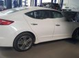 Hyundai Elantra 2018 - Bán xe Hyundai Elantra đời 2018, màu trắng giá cạnh tranh