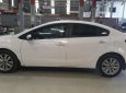 Kia Cerato 1.6 MT 2017 - Bán Kia Cerato 1.6 MT đời 2017, màu trắng chính chủ giá cạnh tranh