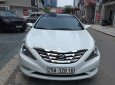 Hyundai Sonata 2.0 AT 2011 - Cần bán Hyundai Sonata 2.0 AT năm 2011, màu trắng, xe nhập, giá chỉ 590 triệu