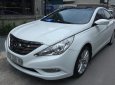 Hyundai Sonata 2.0 AT 2011 - Cần bán Hyundai Sonata 2.0 AT năm 2011, màu trắng, xe nhập, giá chỉ 590 triệu