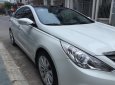 Hyundai Sonata 2.0 AT 2011 - Cần bán Hyundai Sonata 2.0 AT năm 2011, màu trắng, xe nhập, giá chỉ 590 triệu