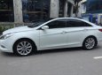 Hyundai Sonata 2.0 AT 2011 - Cần bán Hyundai Sonata 2.0 AT năm 2011, màu trắng, xe nhập, giá chỉ 590 triệu