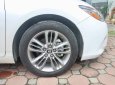 Toyota Camry SE 2015 - Bán xe Toyota Camry SE đời 2015, màu trắng, nhập khẩu