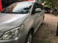 Toyota Innova 2.0E 2013 - Bán xe Toyota Innova 2.0E đời 2013, màu bạc