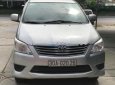 Toyota Innova 2.0E 2013 - Cần bán Toyota Innova 2.0E đời 2013, màu bạc 