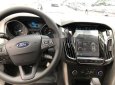 Ford Focus 2018 - Cần bán gấp Ford Focus 2018, màu trắng xe gia đình, giá tốt