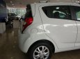 Chevrolet Spark 2018 - Bán ô tô Chevrolet Spark năm sản xuất 2018, màu trắng, giá tốt