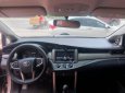 Toyota Innova 2.0E 2016 - Cần bán lại xe Toyota Innova 2.0E sản xuất năm 2016, màu nâu số sàn