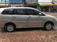 Toyota Innova E 2014 - Cần bán xe Toyota Innova E đời 2014, màu bạc xe gia đình, giá chỉ 560 triệu