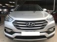 Hyundai Santa Fe  2.4AT 2017 - Cần bán Hyundai Santa Fe 2.4AT đời 2017, màu bạc, giá tốt